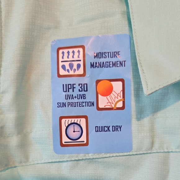 Reel Legends Medium Beach Glass Sleeveless Fishing Button Down Shirt - Picture 3 of 11